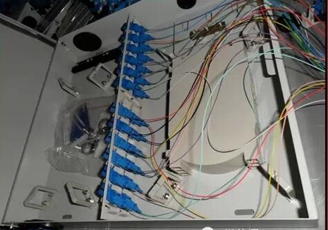 光纖敷設.jpg 光纖敷設.jpg